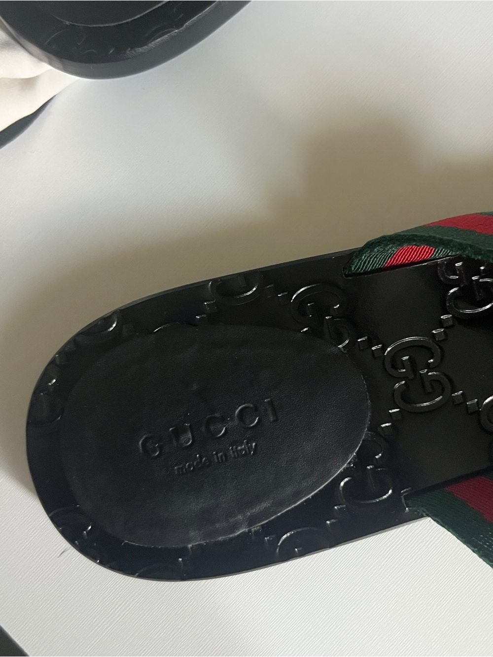 Gucci size 38 Women’s Sandals with Gold Tone GG Logo. Box and dust bags included - Picture 4 of 9